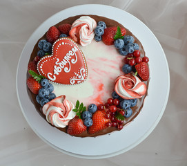 biscuit cake with berries