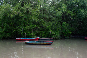 Obraz na płótnie Canvas boat on the lake