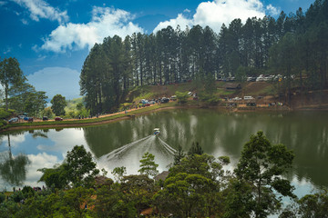Fototapeta na wymiar Sembuwatta Lake
