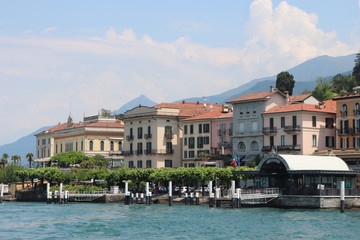 Italie - Lombardie - Lac de Côme - Bellaggio débarcadère