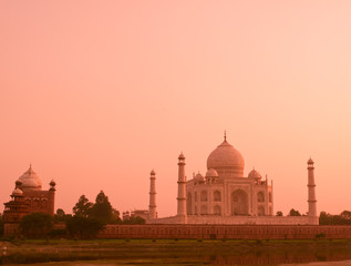 A shot of the famous Taj Mahal in Agra during sunset.