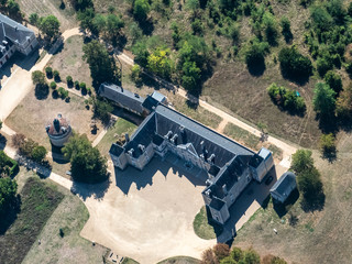 vue aérienne du château de Pantoy en Charente-Maritime en France