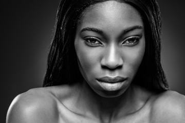 Fototapeta premium Face of an young black beauty