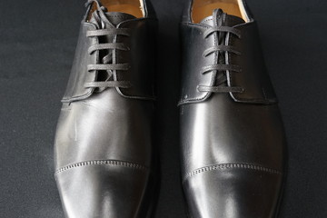 靴　皮靴　黒　黒背景　イタリア製　男物