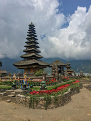 Fototapeta na wymiar Beautiful temple Pura Ulun Danu Bratan in Bali along the lake 