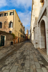 Fototapeta premium street in san polo district in venice