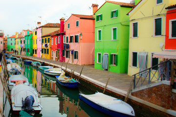 Fototapeta na wymiar La città di Venezia con gondole e canali