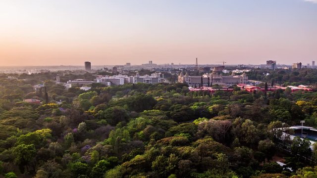 Sunset over Cubbon Park in Bangalore, India time lapse