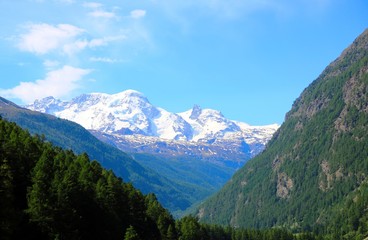 Fototapeta na wymiar Hochgebirge im Wallis