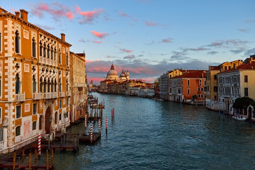 Obraz premium View of Santa Maria della Salute Church from Accademia Bridge at Sunset