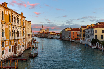 Obraz premium Santa Maria della Salute as seen from Accademia Bridge at Sunset