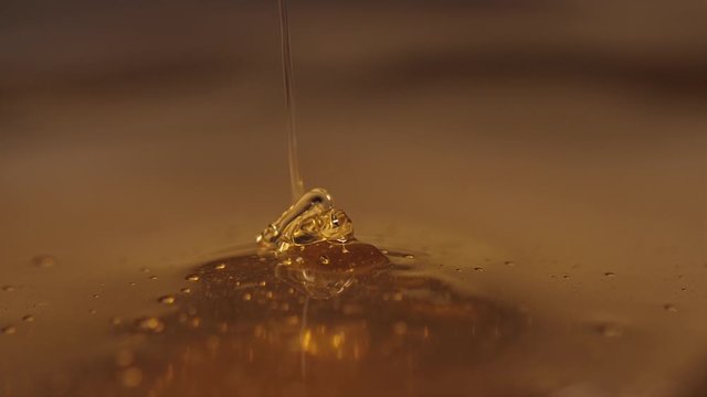 pouring sweet honey 4k
