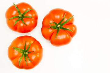 Tomate asurcado para ensalada