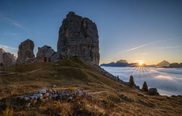 Dolomites: Dawn in Cinqui Torri!