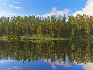 Fototapeta na wymiar Beautiful lakeside view in Lapland, Finland
