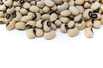 fagioli isolati su sfondo bianco