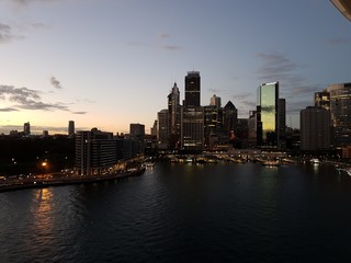 Fototapeta na wymiar Sydney skyline at dawn