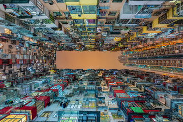 Fototapeta premium The Yick Cheong complex, one of the most famous residential building in Hong Kong. With his symmetries and his colors has become a real landmark