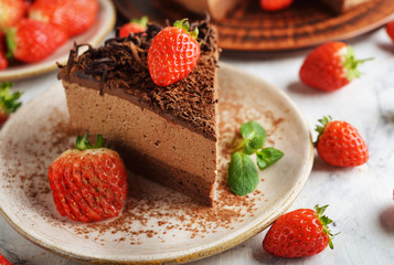 Chocolate cake with strawberries