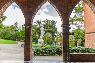 Obraz premium RECIFE, PE, BRAZIL - NOVEMBER 19, 2019: The historic architecture of Instituto Ricardo Brennand museum in Recife, Pernambuco, Brazil.