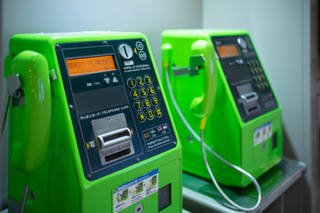 二台の公衆電話