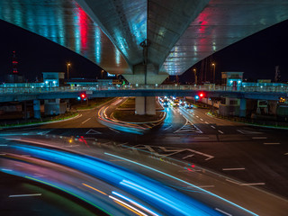 The Traffic with Cars or Vehicles at Night, 夜の交通道路の様子