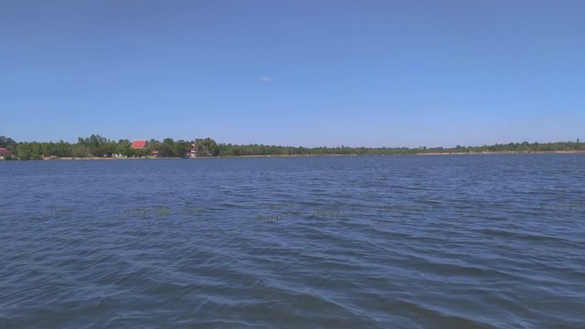 Water waves at the reservoir.