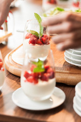 Erdbeer Dessert Creme Nachtisch im Glas
