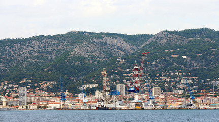 big cranes - Toulon harbor