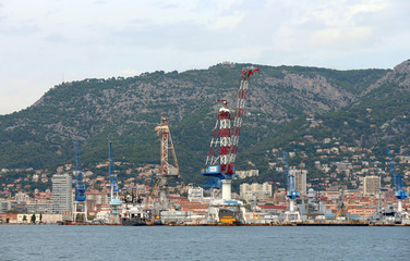 big cranes - Toulon harbor