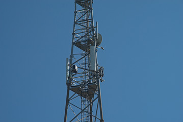 Fototapeta na wymiar Antenne relais téléphonique .