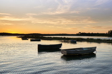 Boote im Sonnenuntergang bei archachon