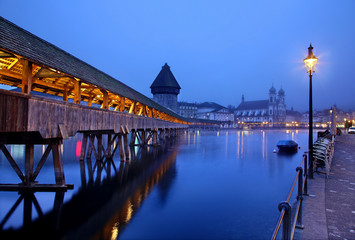 Obraz premium LUCERNE, SWITZERLAND. The famous Kapellbrücke (literally 