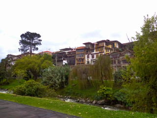 Set of houses in front of the river
