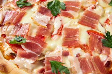 pizza with ham and cheese