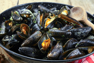 mussels cooked in the marinière