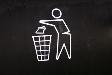 Symbol for trash can