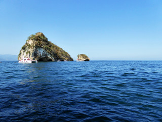 Fototapeta na wymiar Los Arcos Marine Park in der Bahia de Banderas vor Puerto Vallarta (Mexiko) im pazifischen Ozean