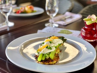 Asparagus with potatoes and poached egg