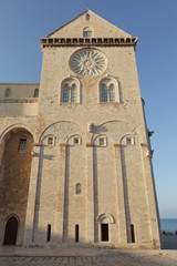 Fototapeta na wymiar Transept of Trani Cathedral