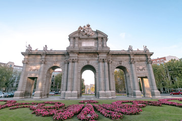 Obraz premium The Alcala Door (Puerta de Alcala). It was the entrance of the people coming from France, Aragon, and Catalunia. Landmark of Madrid, Spain