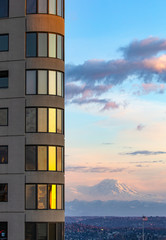 Sunrise over Seattle's high rise condo building - obrazy, fototapety, plakaty