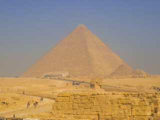 Fototapeta na wymiar View of the Great Sphinx and the Great Pyramid of Giza. In Cairo, Egypt