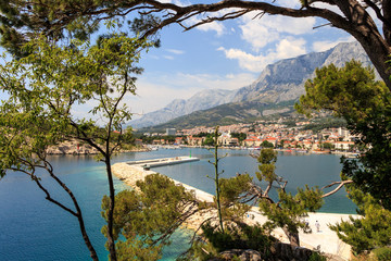 Blick auf den Hafen von Makarska