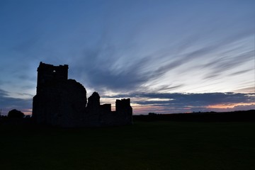 Fototapeta premium castle at sunset