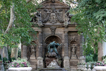 Fototapeta na wymiar Paris - Jardin du Luxembourg - Fontaine Médicis
