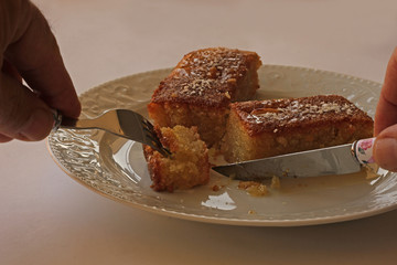 revani in white plate