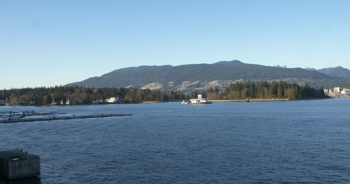 waterfront pan from stanley park to north vancouver