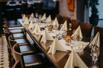 table arrangement at a wedding