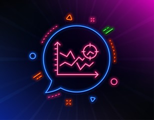 Seo analysis line icon. Neon laser lights. Web targeting chart sign. Traffic management symbol. Glow laser speech bubble. Neon lights chat bubble. Banner badge with seo analysis icon. Vector